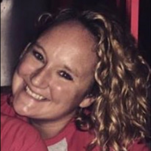 Meet your Posher, Amy - Picture 2 of 2